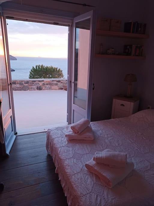 Villa C & C _ Cycladic House With Endless Sea View à Ermoúpoli Extérieur photo