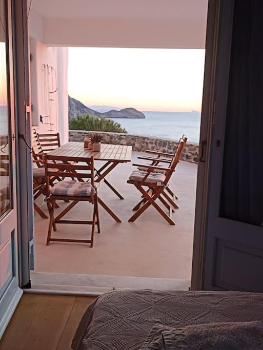 Villa C & C _ Cycladic House With Endless Sea View à Ermoúpoli Extérieur photo